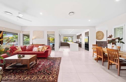 Pelican Waters House | Harbourlights Hideaway Waterfront Family Retreat