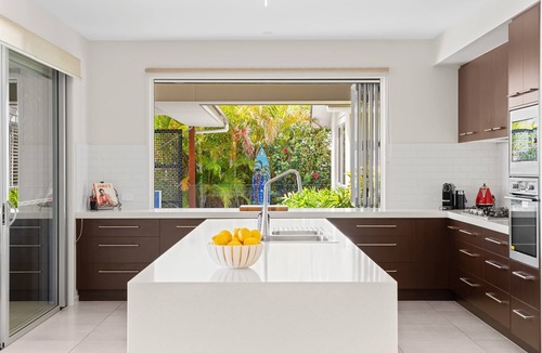 Pelican Waters House | Harbourlights Hideaway Waterfront Family Retreat