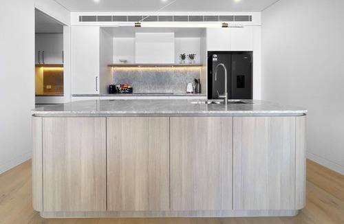 Shell Cove Apartment | Harbourside Delight - Waterfront Oasis