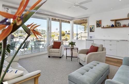 Safety Beach Apartment | Harbourside On the Water