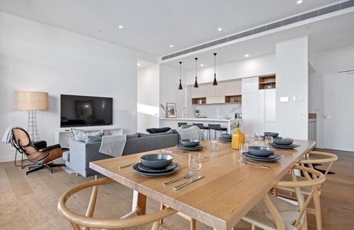 Safety Beach Apartment | Harbourside Sunset Terrace | Marina Views & Living