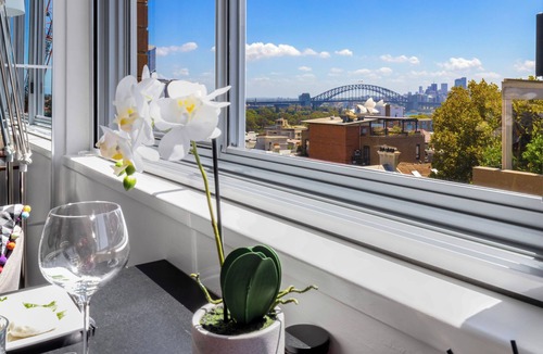 Elizabeth Bay Apartment | Harbourview Studio – Iconic Sydney Views from Potts Point