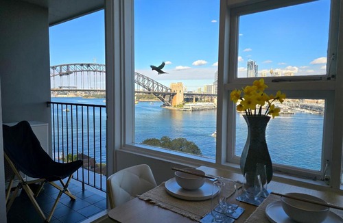 McMahons Point Apartment | Harbourview Studio with Iconic Fireworks Views