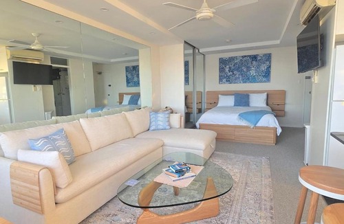McMahons Point Apartment | Harbourview Studio with Iconic Fireworks Views