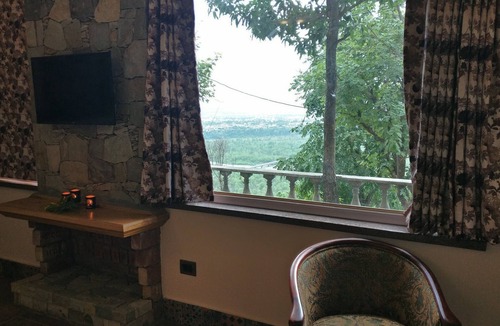 Dehradun Cottage | HARMONY with Nature & Self | Hilltop, Airport Road