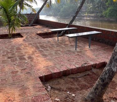 Mulki Hostel | Harsha River View 8-Bed Mixed Dormitory Room