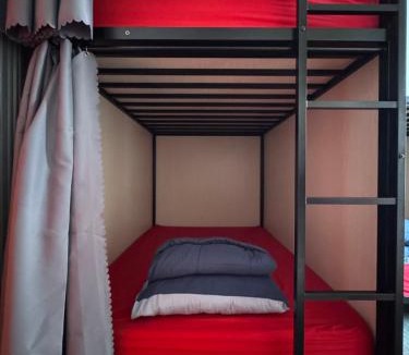 Northbridge Hotel | Haus Accommodation - note - Valid passport required to check-in