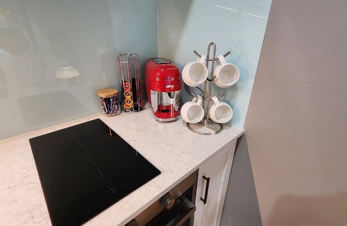 Maida Vale Apartment | Haven Studio Hideaway near Airport