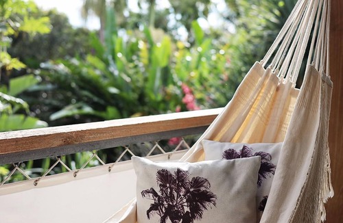 Emerald Beach House | Haven Tropicana