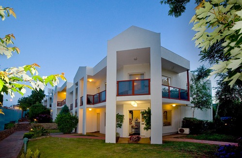 Hawthorn East Hotel | Hawthorn Gardens Serviced Apartments