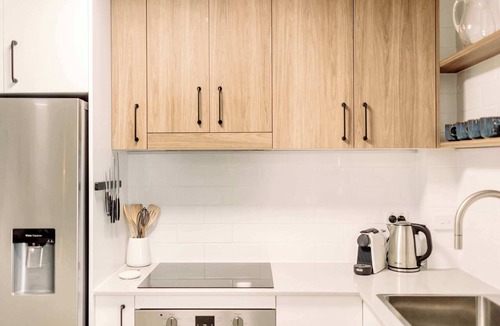 Alexandra Headland Apartment | Headlands Beachside Gem - 50mtrs To Toes In Sand!