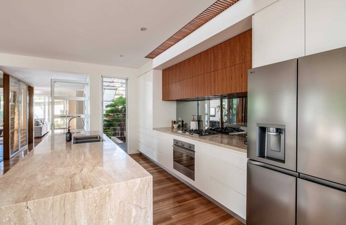 Moffat Beach House | Headlands Hideaway, Moffat Beach Pet Friendly Home