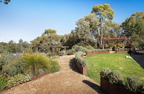 Castlemaine House | HeartStone Hill - Studio