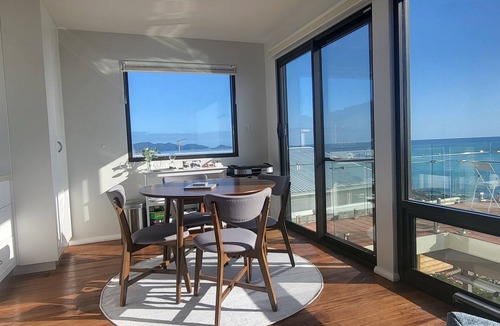 Doctors Rocks House | Heathcliff1 Luxury Couples Retreat with stunning views