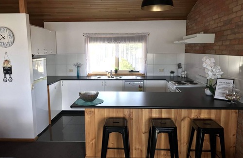 Hellyer Hotel | HELLYER SANDS - A Beachfront Beauty situated on Tasmania’s North West Coast