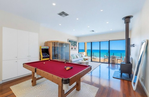 Henley Beach House | Henley Beachfront Luxury Home With Sauna Just 200m From Henley Square!