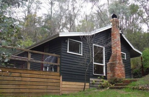 Hepburn Springs Cottage | Hepburn Cottage, A quite acre.