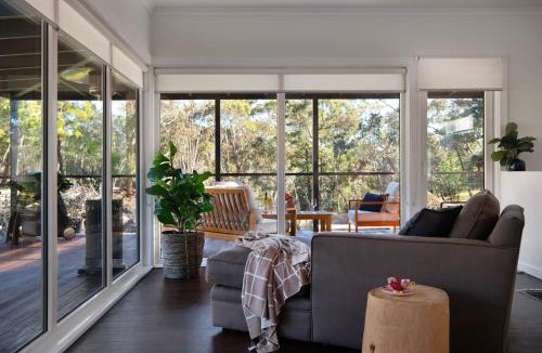 Hepburn Springs House | Hepburn Springs Retreat- stylish & light-filled