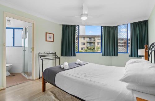 Tuncurry Apartment | Heritage 102