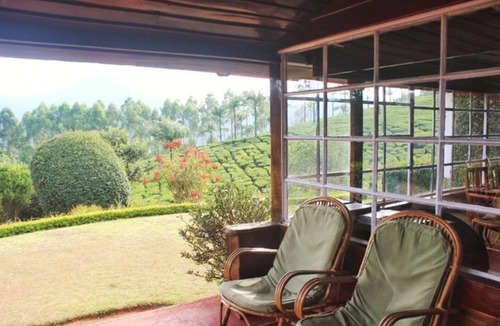 Devikolam House | Heritage stay at Manale Tea Bungalow in Munnar