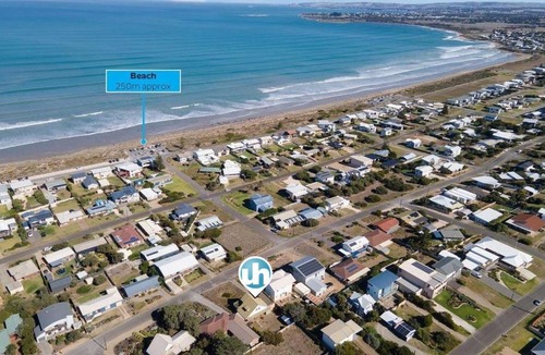 Middleton House | Hero Views At Middleton - Wifi - Beach