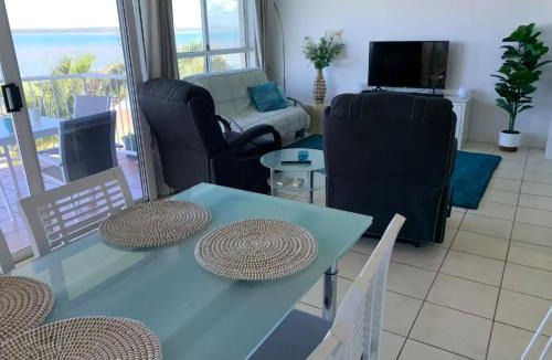 Urangan Apartment | Hervey Bay Beachfront Apartment + Rooftop Terrace