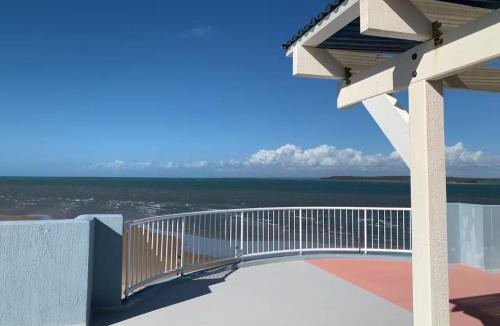 Urangan Apartment | Hervey Bay Beachfront Apartment + Rooftop Terrace