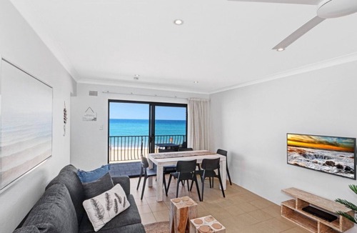 Avoca Beach Apartment | Hi Surf 9 - Absolute Beachfront
