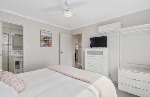 Middleton House | Hidden Little Gem, Luxury Township Escape in Middleton