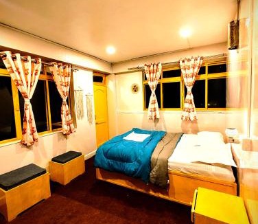 Darjeeling Hostel | Hidden Monkey Stays Darjeeling, Batasia