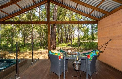 Pickering Brook Cabin | Hidden Valley Eco Spa Lodges & Day Spa