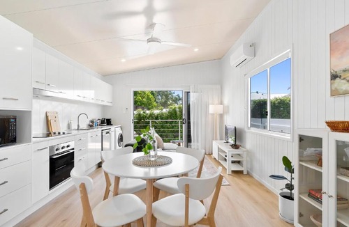 The Range House | Hideaway on James - Full Kitchen & Ensuite, Near Hospitals & Quiet