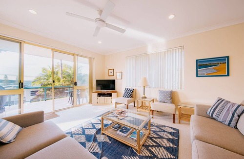 Black Head Apartment | High Haven with Stunning Beach Views and the Fresh Ocean Breeze