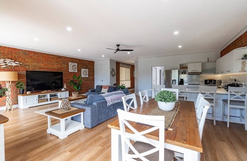 Mallacoota Apartment | High Tide Five-star Apartment