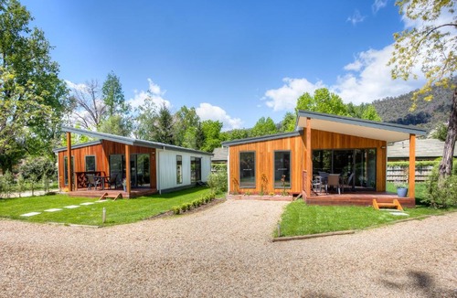 Bright House | Highland Valley Cottage 2