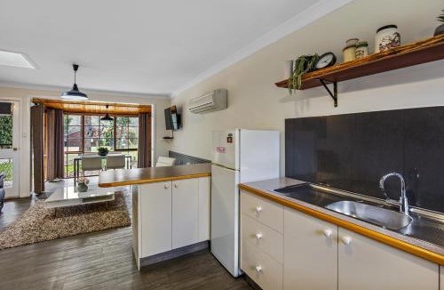 Bright House | Highland Valley Cottage 5