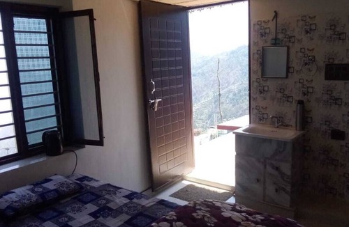 Kanatal House | Hilans Basera 2Km forest walk from road