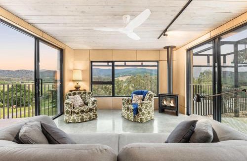 Wangaratta Forward House | Hill View