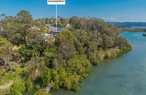 Tweed Heads South House | Hillcrest Retreat with River Views
