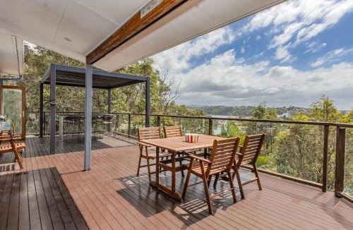 Tweed Heads South House | Hillcrest Retreat with River Views