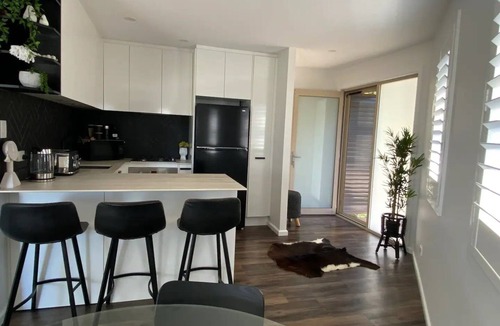 Avoca Beach Apartment | Hillside Haven - Avoca Beach