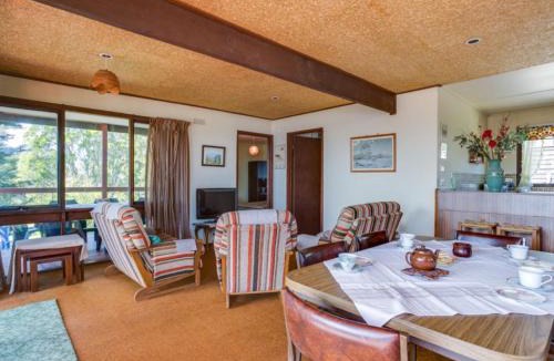 Dromana House | Hillside Haven by the Sea