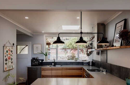 Mount Nelson House | Hillside Retreat in Hobart