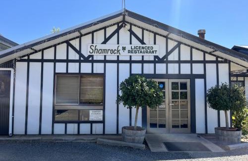 Hillston Hotel | Hillston Motel