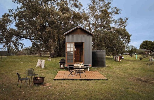 Taradale House | Hillsview Cottage by Tiny Away