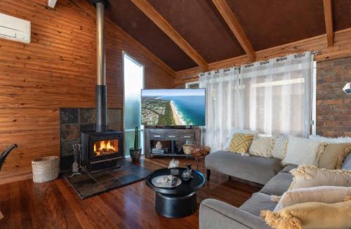 Coolum Beach House | Hilltop Hideaway at Coolum Beach