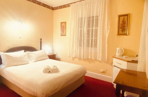 Launceston CBD Cabin | Hillview House Launceston
