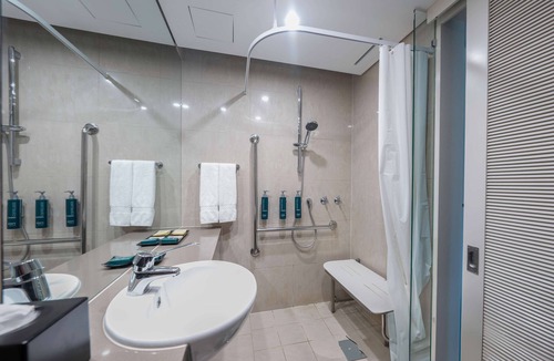 Cairns Central Business District Hotel | Hilton Cairns