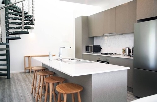Mile End South Apartment | Hilton Executive Apartment