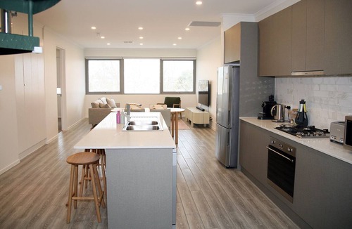 Mile End South Apartment | Hilton Executive Apartment